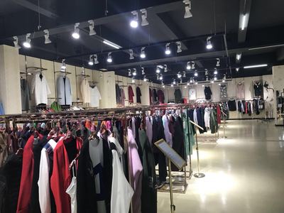 品牌折扣服裝試衣間購物須知 細節(jié)決定購物體驗